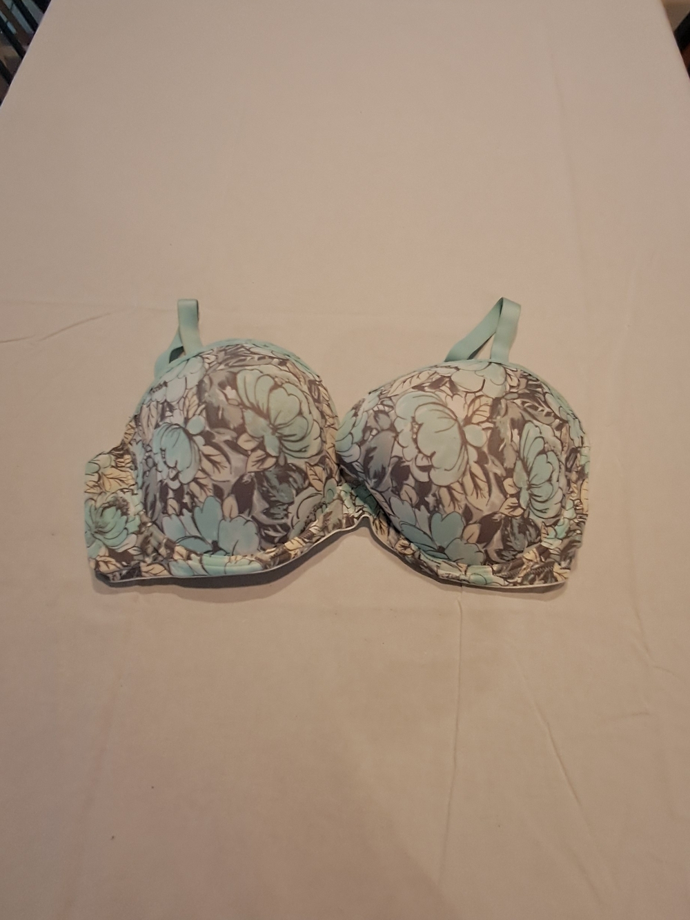 Secret Treasures Floral Underwire Molded Cup Bra in Mint and Gray Size 42DDD